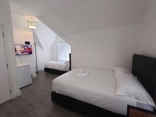 Centra Woodgreen - 2