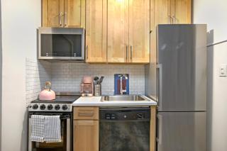 Bright & Cozy 2BD in Upper East Side - 1