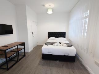 Centra Woodgreen - 1