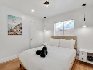 Holiday 4BR 2BA Home with Pool, Hot Tub, Fire Pit - 4