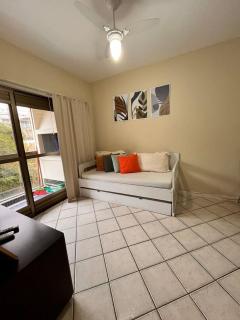 Apartamento na praia dos Ingleses, com saída mar - 1