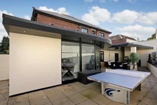 Spacious House - Pool Games Room Private Parking - 1