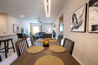 Modern Retreat near Back 40 & Lake Norwood - 3