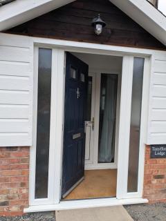 Tanyfford Lodge, Abermule, Mid Wales, SY15 6NT - 2