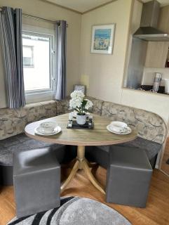 Caravan by the Sea C07 - 9