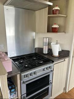 Caravan by the Sea C07 - 4