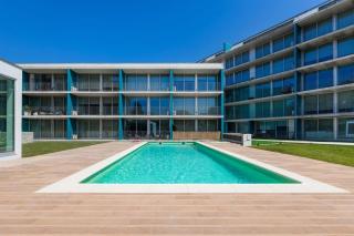 Blue Breeze Espinho | Pool View, Gym & Balcony - 8