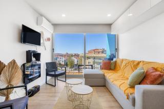 Blue Breeze Espinho | Pool View, Gym & Balcony - 4