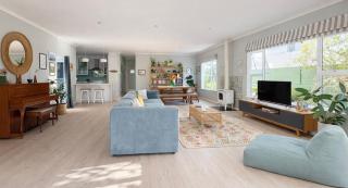 Paradise Beach House with Pool and Parking - 6