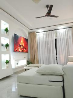 Luxury Serviced 2-Bedroom, Walk to Nyali Beach - 2