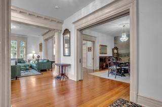 1896 Victorian Mansion - Steps from Forsyth - 1