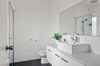 Salty Breeze - Central Family Getaway by the Sea - 3