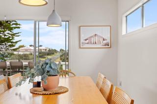 Salty Breeze - Central Family Getaway by the Sea - 2