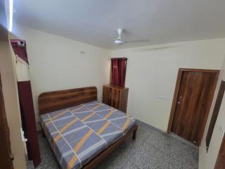 Shri Radha Kunj Bihari Home Stay - 4