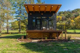 Bourbon Barrel Cabins - 8