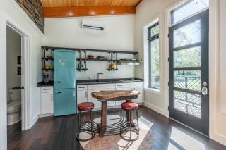 Bourbon Barrel Cabins - 9