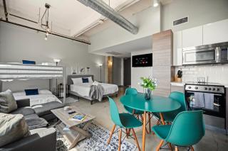 Modern Downtown Apartment | Pool, Laundry, Valet Parking - 4