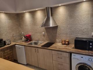 JOHN BEAUTY 50m2, METRO and ACROPOLIS 5' - 4
