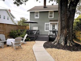 Charming Coastal Adult Retreat - Virginia Beach - 0