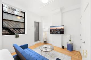 Beautifully Renovated Studio in Prime Manhattan - 9