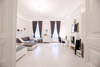 Central apartment close to the riverside - 2