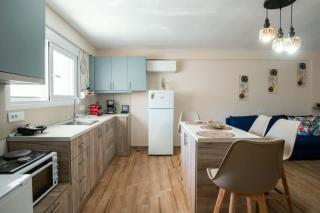 Stergios Suite with Private Jacuzzi - 3