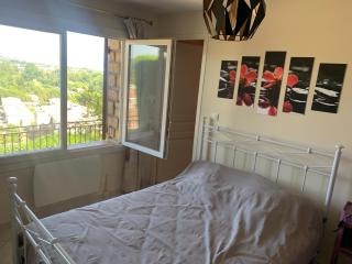 Bas de Villa avec vue dégagée - 1