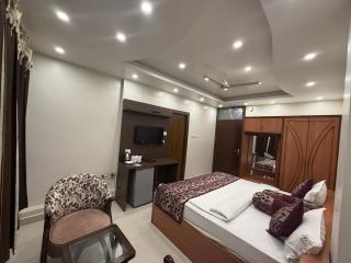 Hotel Valentines - 1