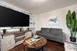 Holiday Oasis with Heated Pool Near Gulf Beaches! - 5