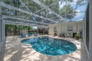 Spacious Boho Retreat Heated Pool-HotTub-Huge Yard - 9
