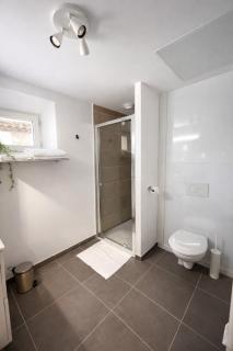 SOUS LES PLATANES - 1