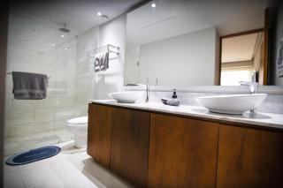 Amazing 3 Bedroom at Bolongo - 1