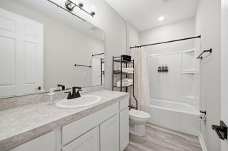 Comfortable 3BR Westside Home Chill & Relax - 1