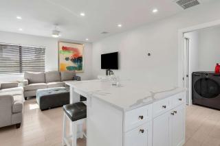 Art Deco Apt w Pool One Mile to Beach Pets Welcome - 1