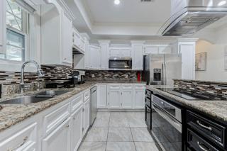 HOU Escape - Spacious 4 Gathering, 17 Min Downtown - 6