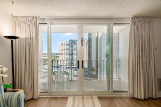 Quay-Beautiful Ocean Front Unit with Indoor Pool! - 7