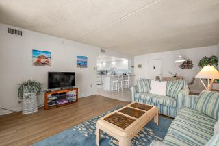 Quay-Beautiful Ocean Front Unit with Indoor Pool! - 6