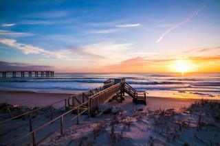 Luxury Island Bungalow MINS to Beach & UF Flagler Hospital - 1