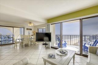 Ocean Front 2 Bedroom with outdoor pool! - 4