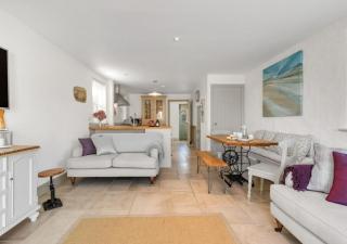 2 Will Philips Yard - 0