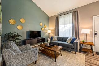 Island Escape: Quiet West End Waterfront Retreat - 0