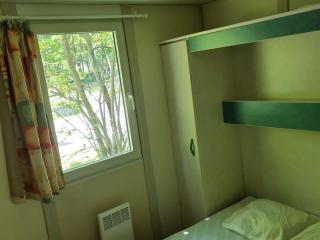 Chalet avec Terrasse dans Camping, 2 Chambres, 4 Personnes - API-1-52-1129 - 5