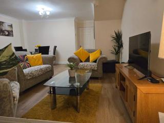 Bishopswood-Sleeps 6-Garden-Pets-Parking-WiFi - 1