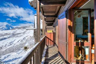 Grange Romantic Retreat Mountain View - Happy Rentals - 4