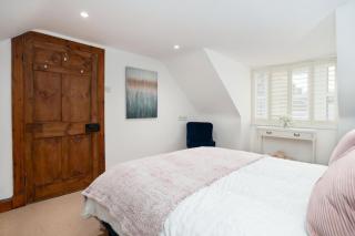 Beachside Stay - 4 mins walk - Free Parking - 7