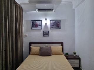 Serenity Villa SeaFront Apartment Bambalapitiya - 1