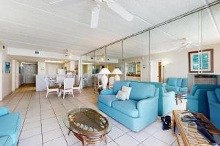 Coastal Chic 2BR Suite with Expansive Views - 5