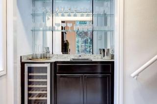 Retro Meets Wild on Buffalo Bayou with 60's Elegance - 1