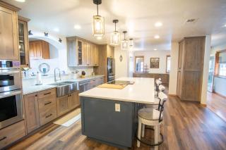 Pool, Hot Tub, Grill, Gym, Game Room, Office House - 7