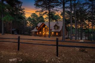 New Answered Prayers Pond Hot Tub Sleep 22 - 1